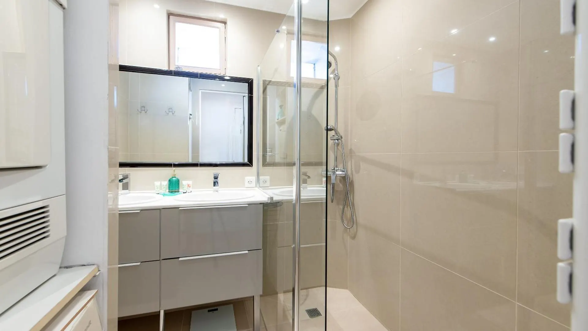 Le Constantin Avec Balcon, Emplacement Privilegie Pour 2 Personnes Dans Le Centre Cannes
