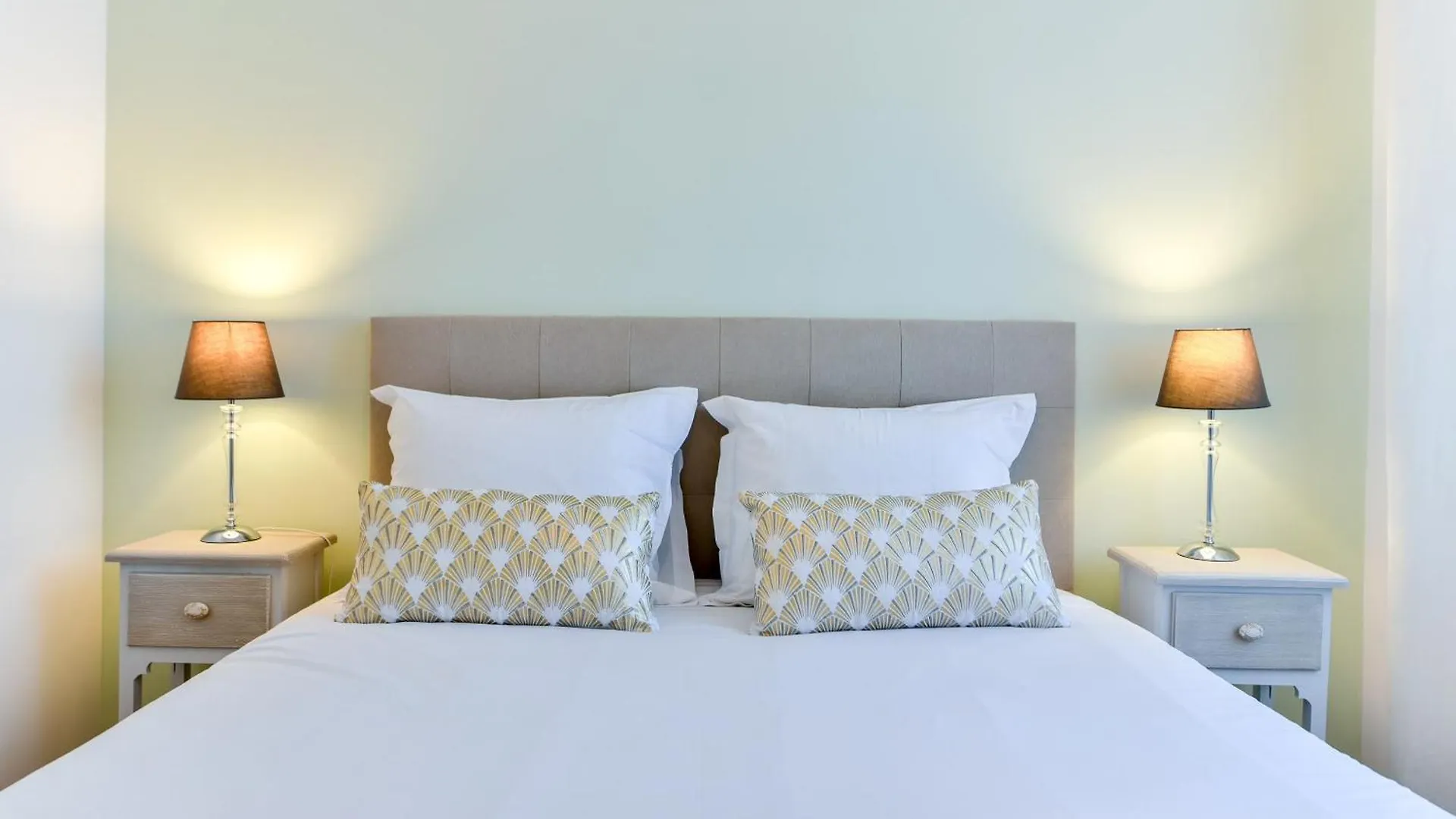 Le Constantin Avec Balcon, Emplacement Privilegie Pour 2 Personnes Dans Le Centre Cannes France